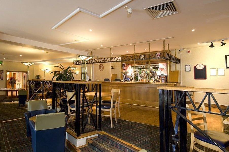 Premier Inn Cardiff North Экстерьер фото
