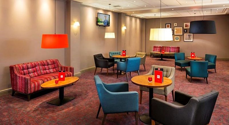 Premier Inn Cardiff North Экстерьер фото